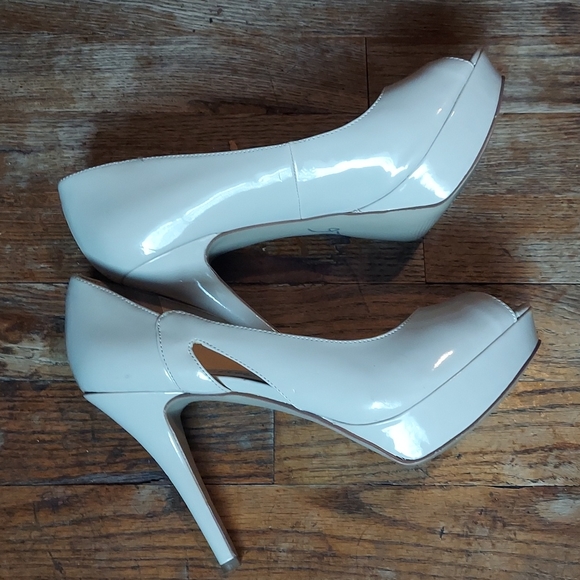Marc Fisher Tan Peep-Toe Heels - Picture 8 of 8